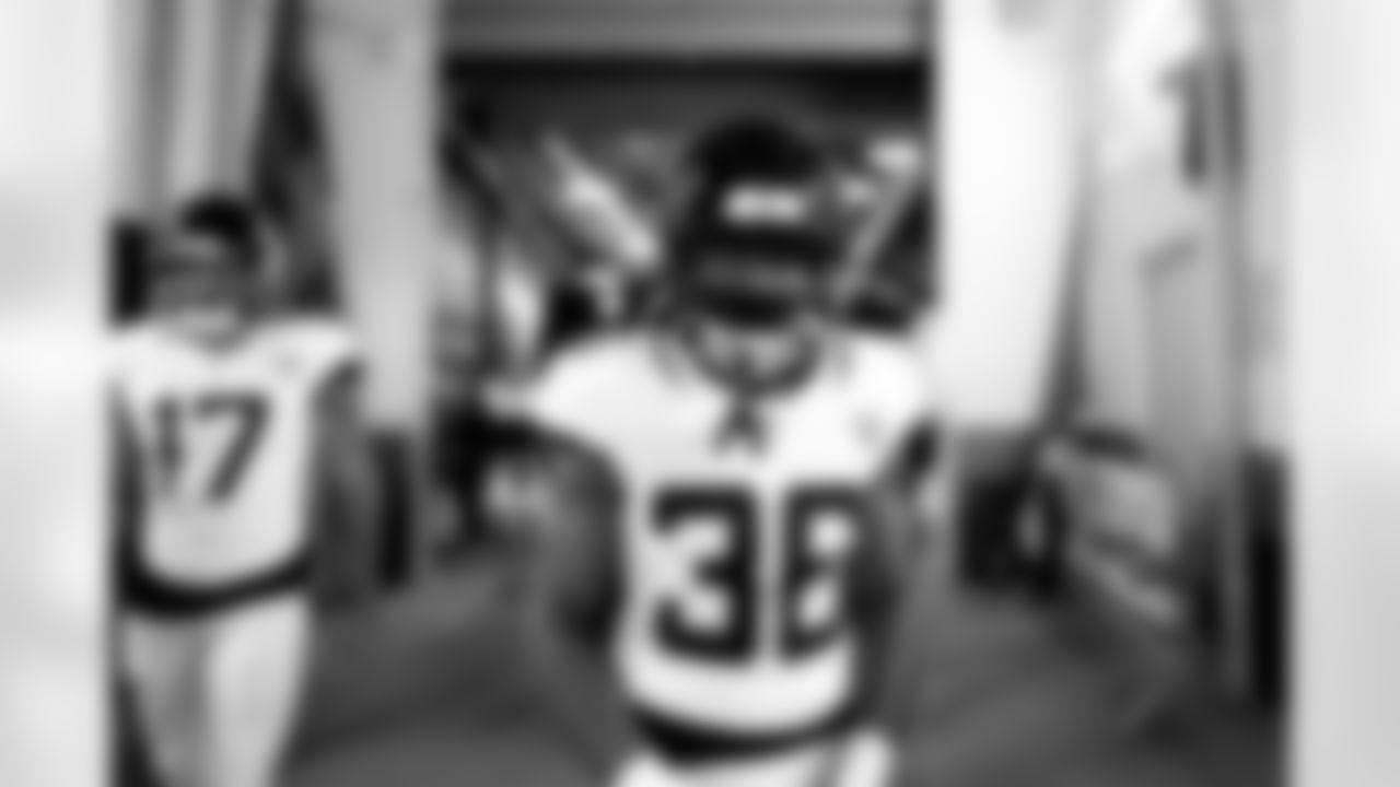 Jacksonville Jaguars vs Denver Broncos

RB LeQuint Allen Jr. (36)