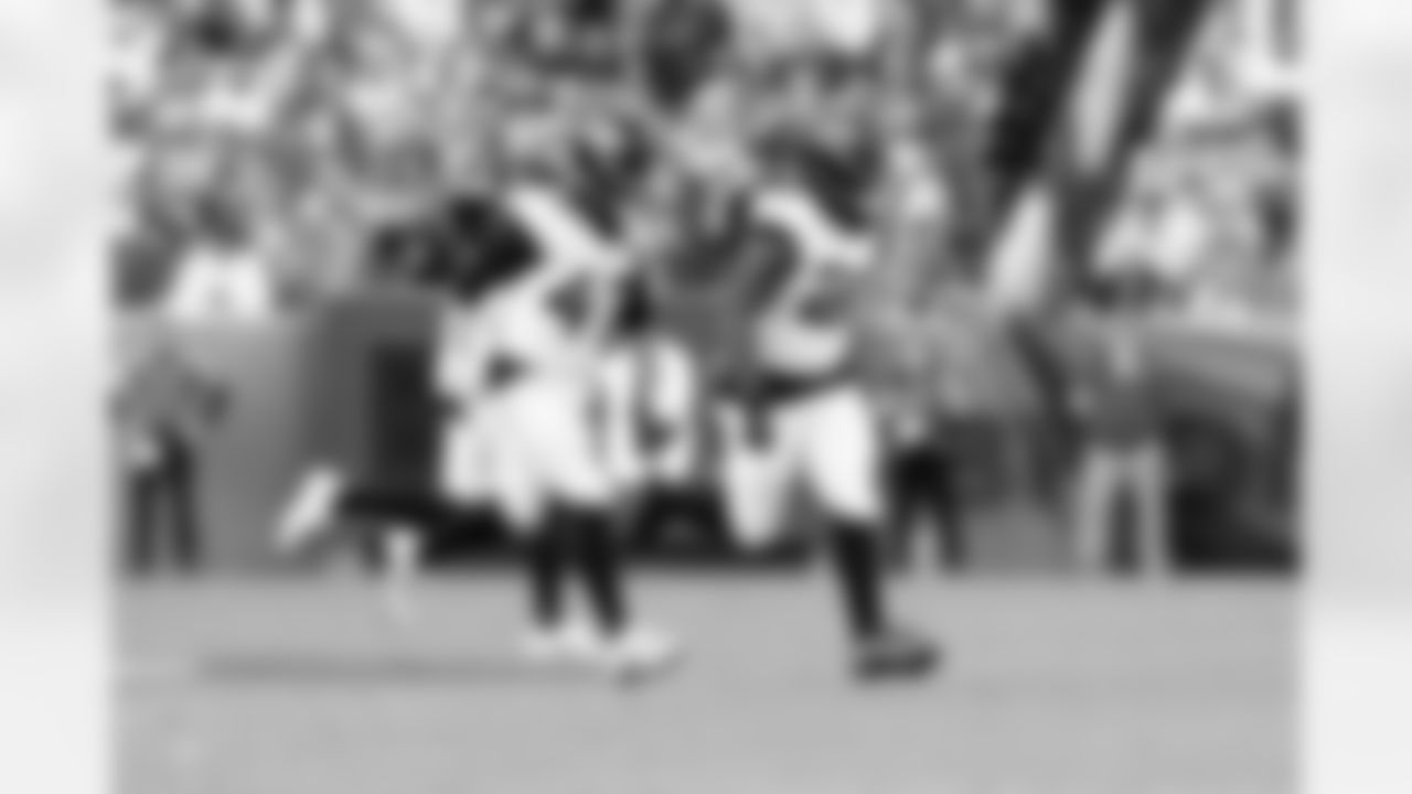 Jacksonville Jaguars vs Denver Broncos

LB Dennis Gardeck (47) and RB DeeJay Dallas (20)