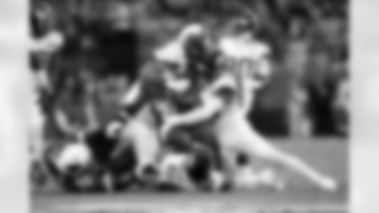 Jacksonville Jaguars vs Arizona Cardinals

DL Austin Johnson (99) and DL Emmanuel Ogbah (90)