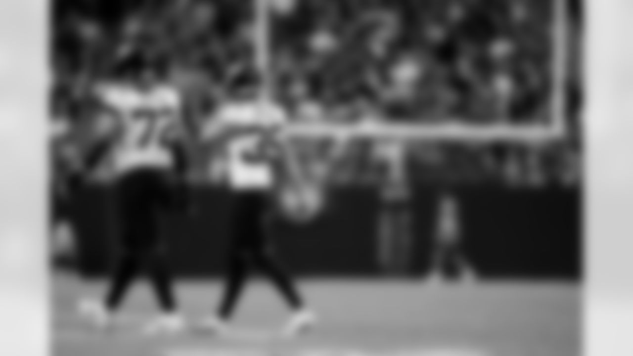 Jacksonville Jaguars vs Las Vegas Raiders

OL Walker Little (72) and K Cam Little (39)