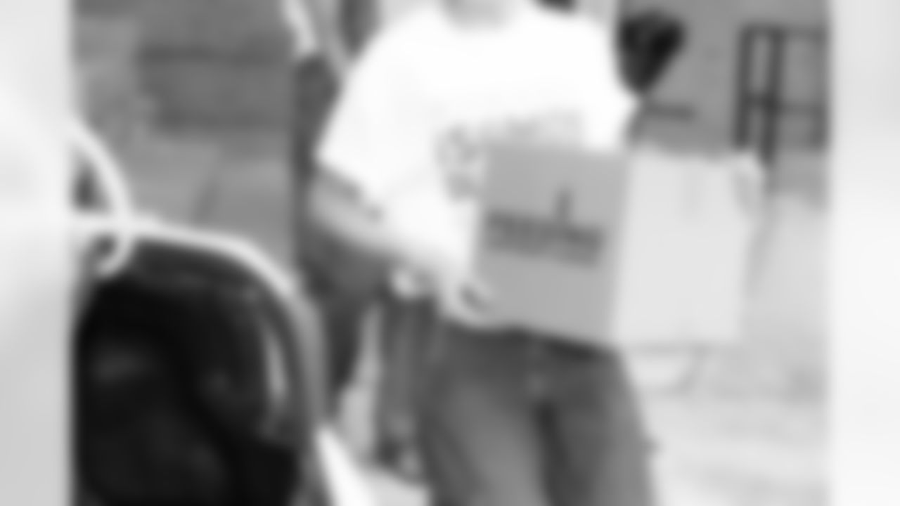 Jacksonville, Fla. – 2025 Hispanic Heritage Month Food Distribution at Englewood High School on September 27, 2025.