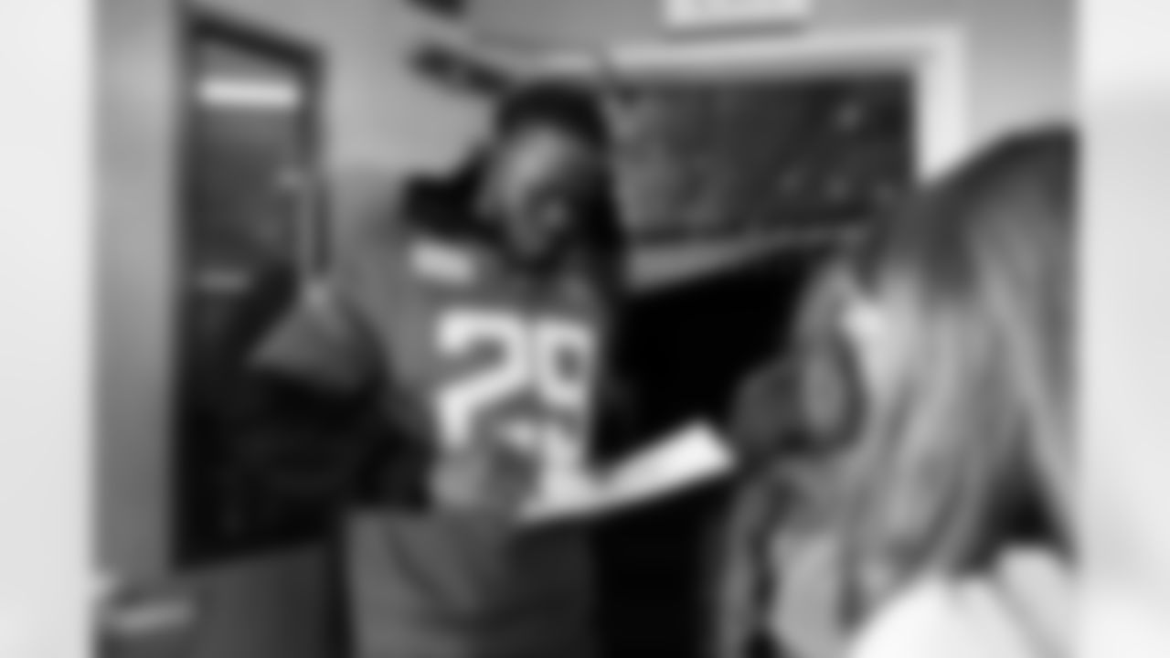 CB Tevaughn Campbell (29)