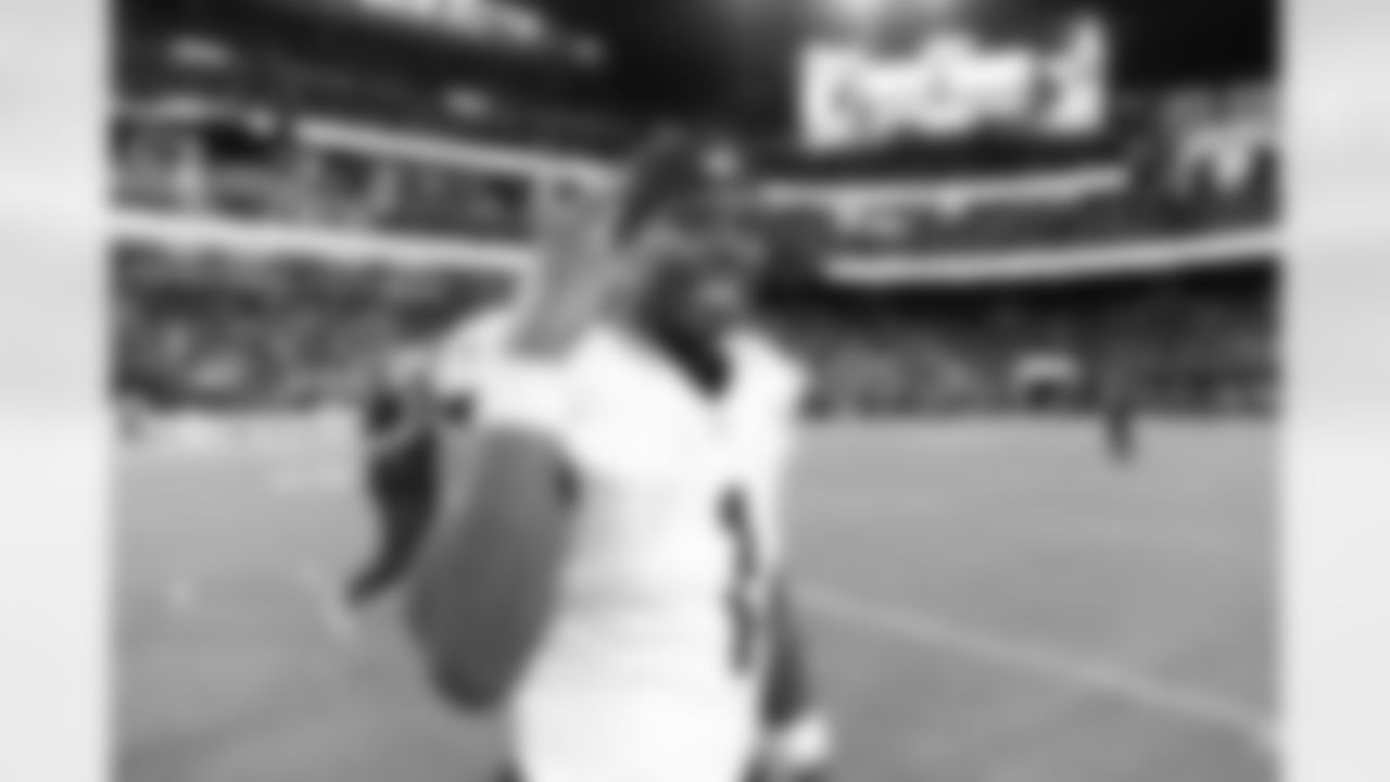 Jacksonville Jaguars vs Las Vegas Raiders

RB Travis Etienne Jr. (1)