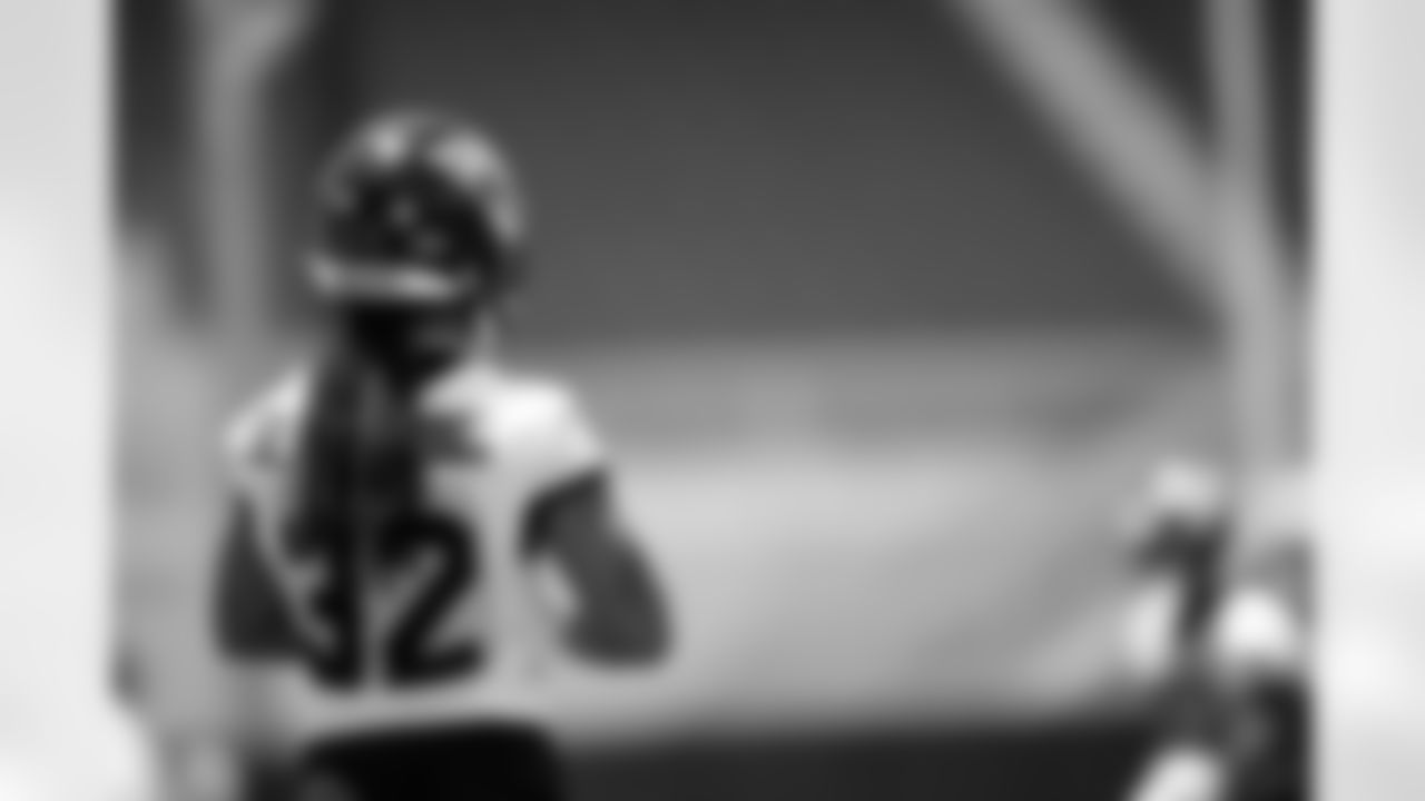 Jacksonville, Fla. — Jaguars safety Cam'Ron Silmon-Craig (32) during OTAs at the Miller Electric Center on May 27, 2025.
