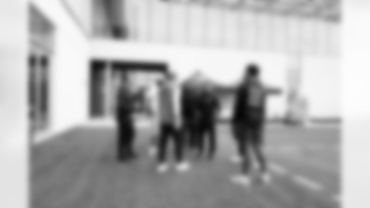 Jacksonville, Fla. — Jagaurs Legends attend Jaguars practice at the Miller Electric Center on December 5, 2025.