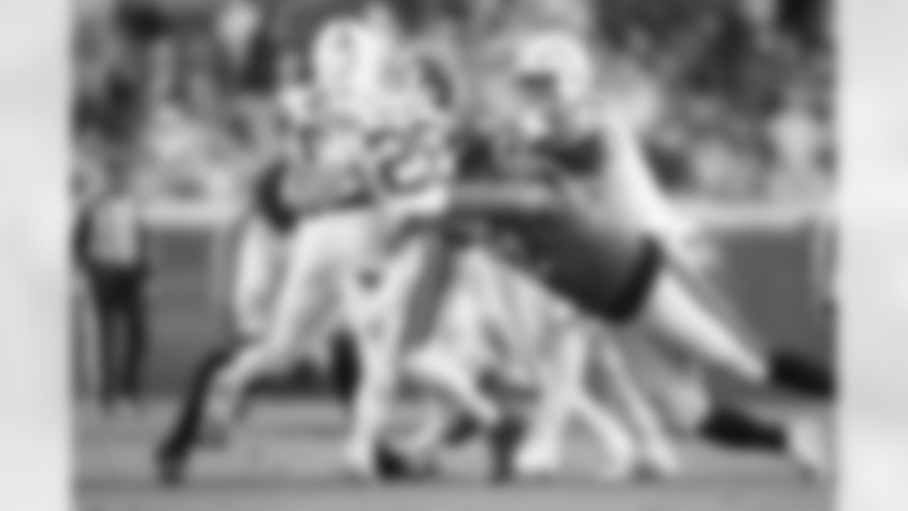 Jacksonville Jaguars vs Indianapolis Colts

DT DaVon Hamilton (52)