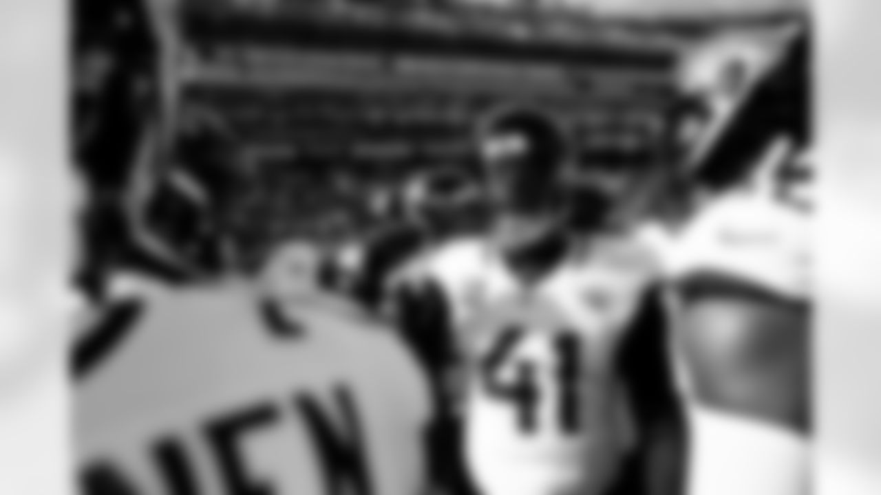 Jacksonville Jaguars vs Tennessee Titans

DE Josh Hines-Allen (41)