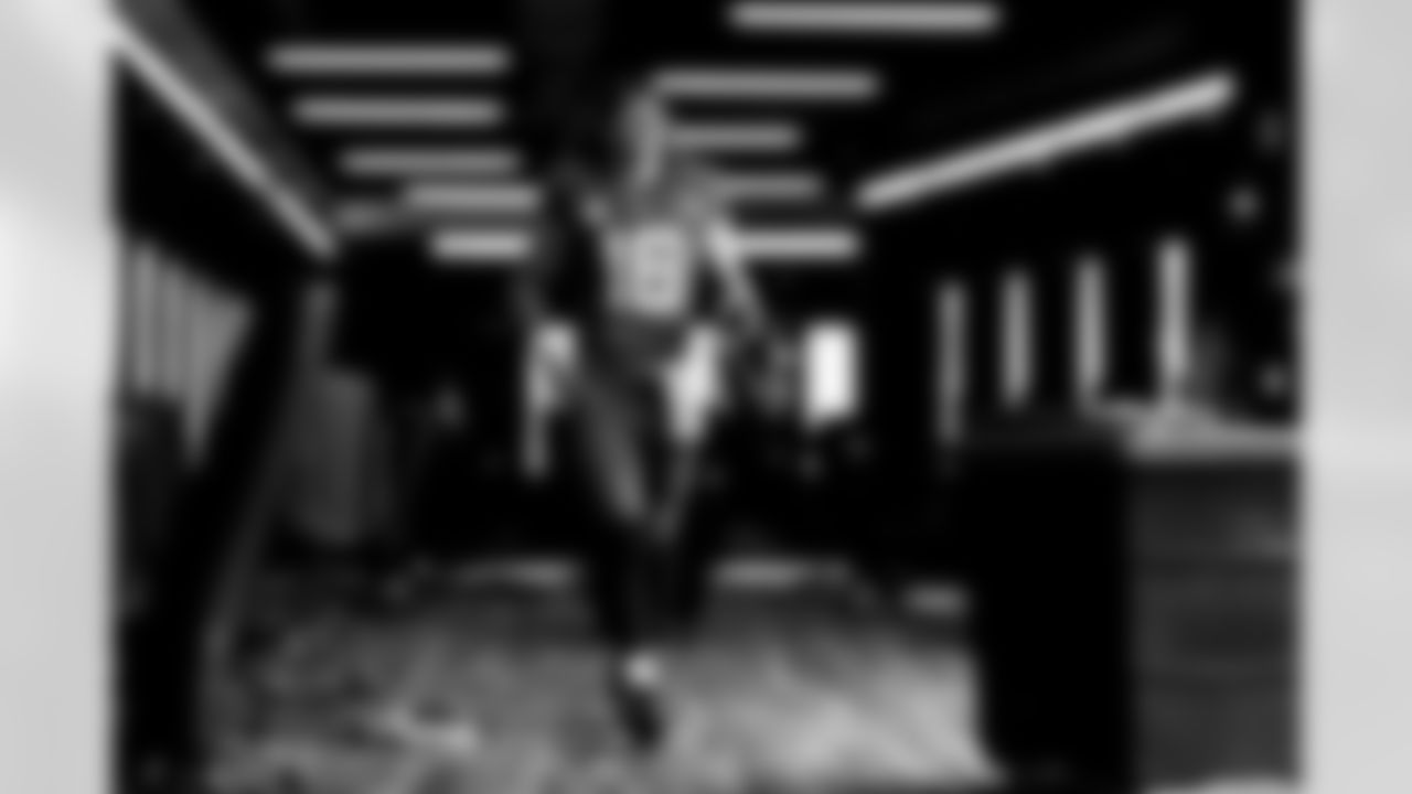 Jacksonville Jaguars vs Los Angeles Chargers

QB Trevor Lawrence (16)