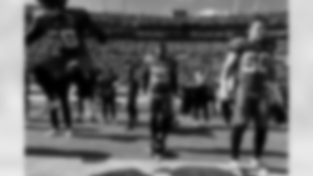 Jacksonville Jaguars vs Los Angeles Chargers

S Rayuan Lane III (25)