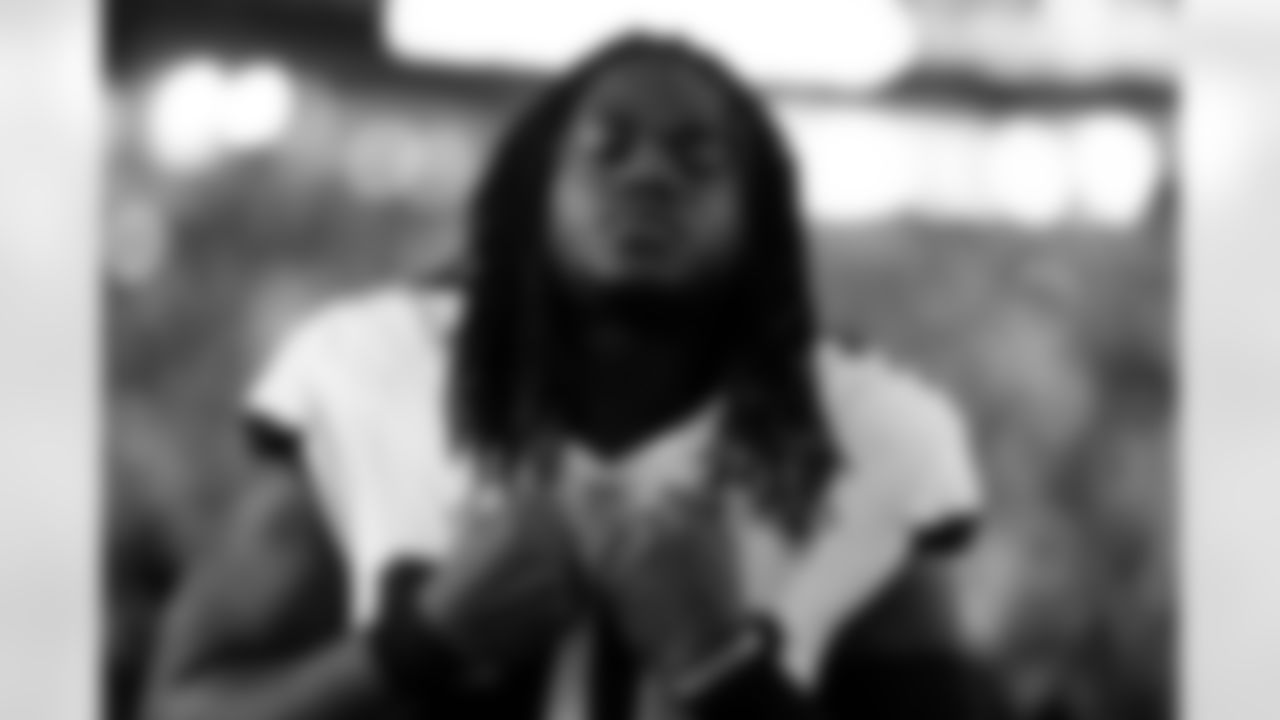 Jacksonville Jaguars vs Indianapolis Colts

RB DeeJay Dallas (20)