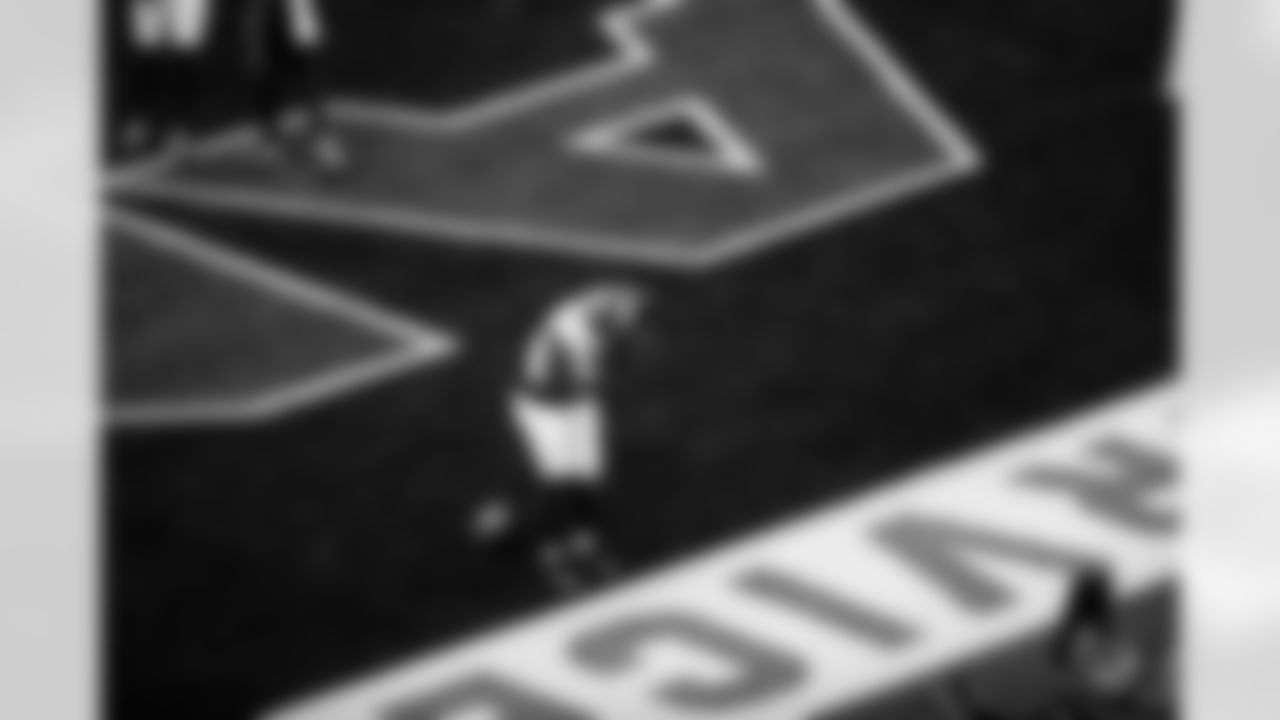 Jacksonville Jaguars vs Houston Texans

RB Travis Etienne Jr. (1)