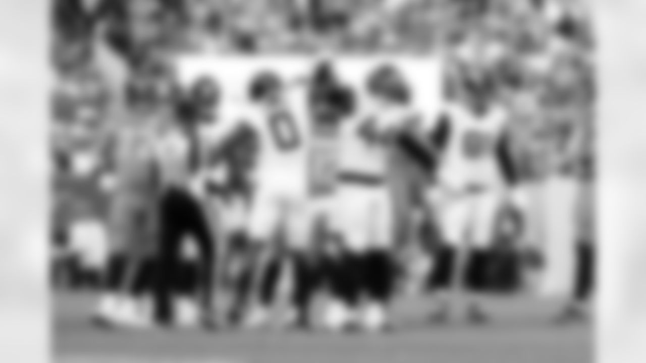 Jacksonville Jaguars vs Denver Broncos

LB Devin Lloyd (0) and DE Travon Walker (44)