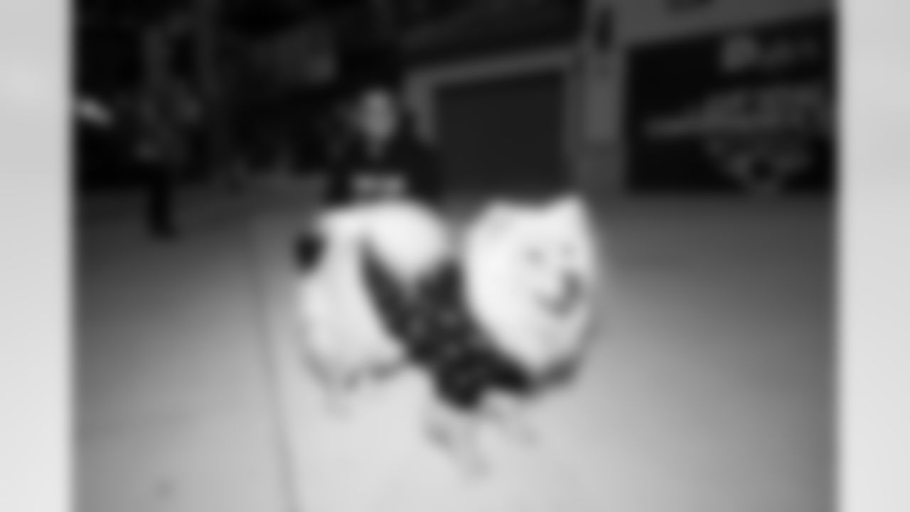 2023_1212_FanClubHolidayPawty_58