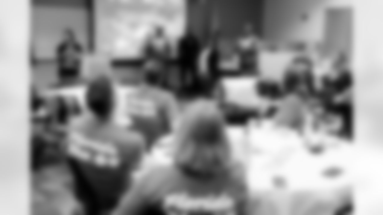 Jacksonville, Fla. — Florida Blue Senior Meal Distribution on November 24, 2025.