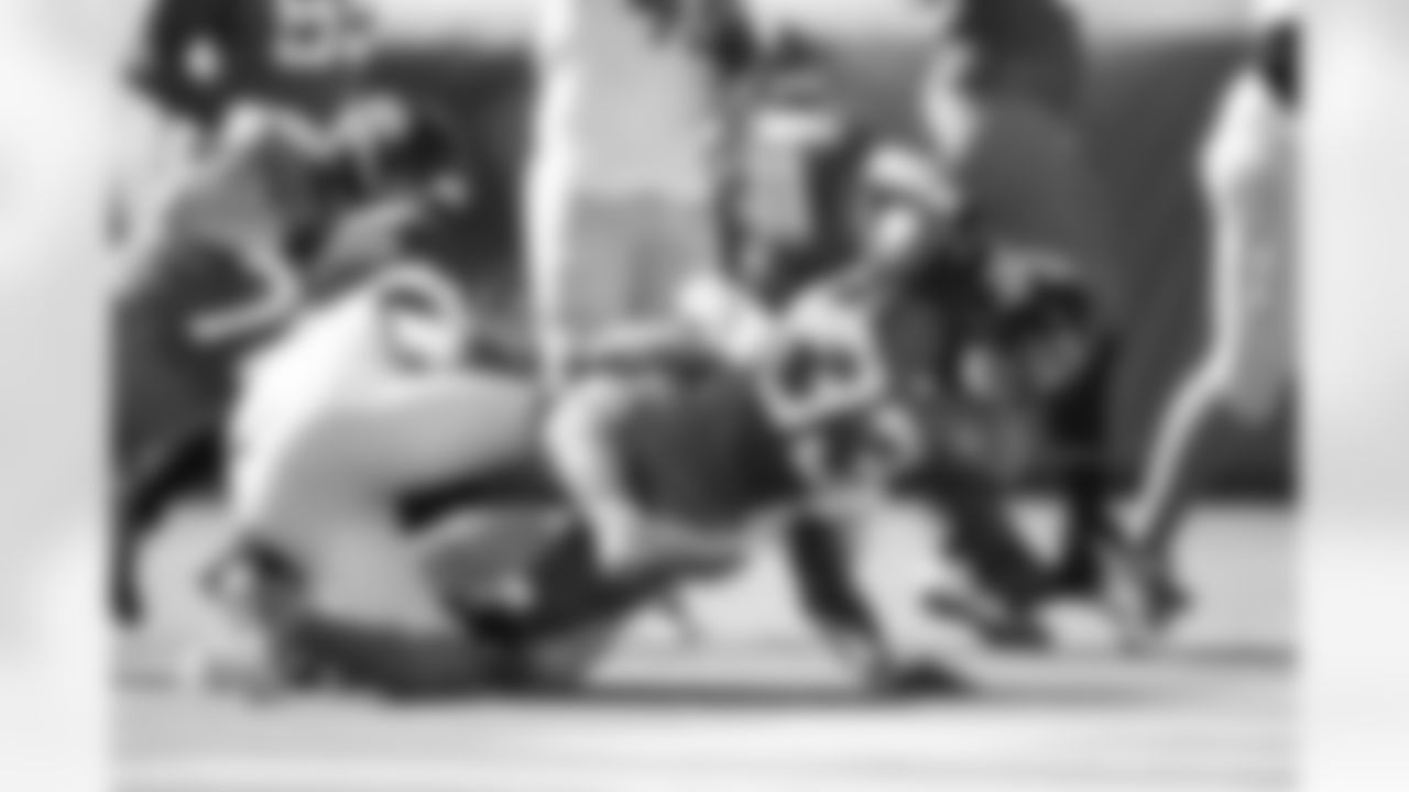 Jacksonville Jaguars vs Los Angeles Chargers
RB Bhayshul Tuten (33)