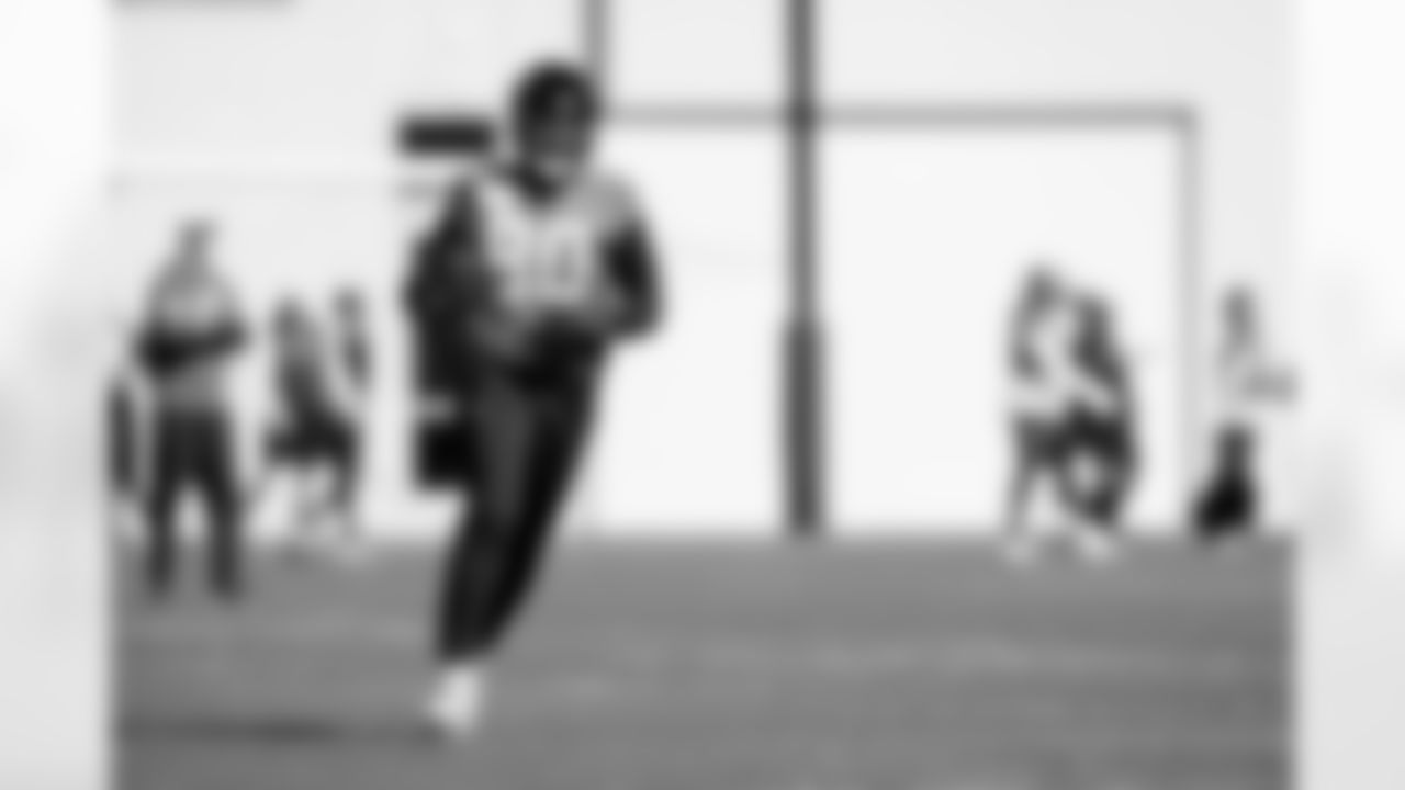 Jacksonville, Fla. — Jaguars tight end Quintin Morris (80) during practice at the Miller Electric Center on January 1, 2026.