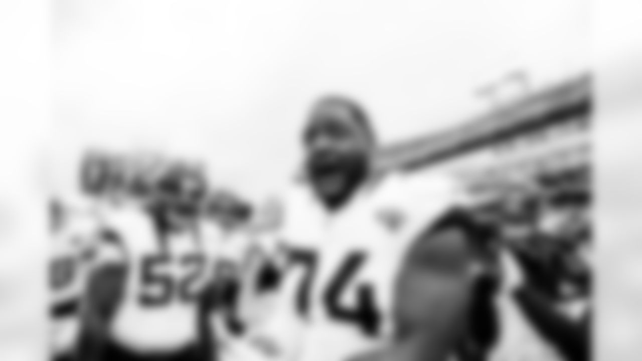 Jacksonville Jaguars vs. Tennessee Titans
OL Cam Robinson (74)