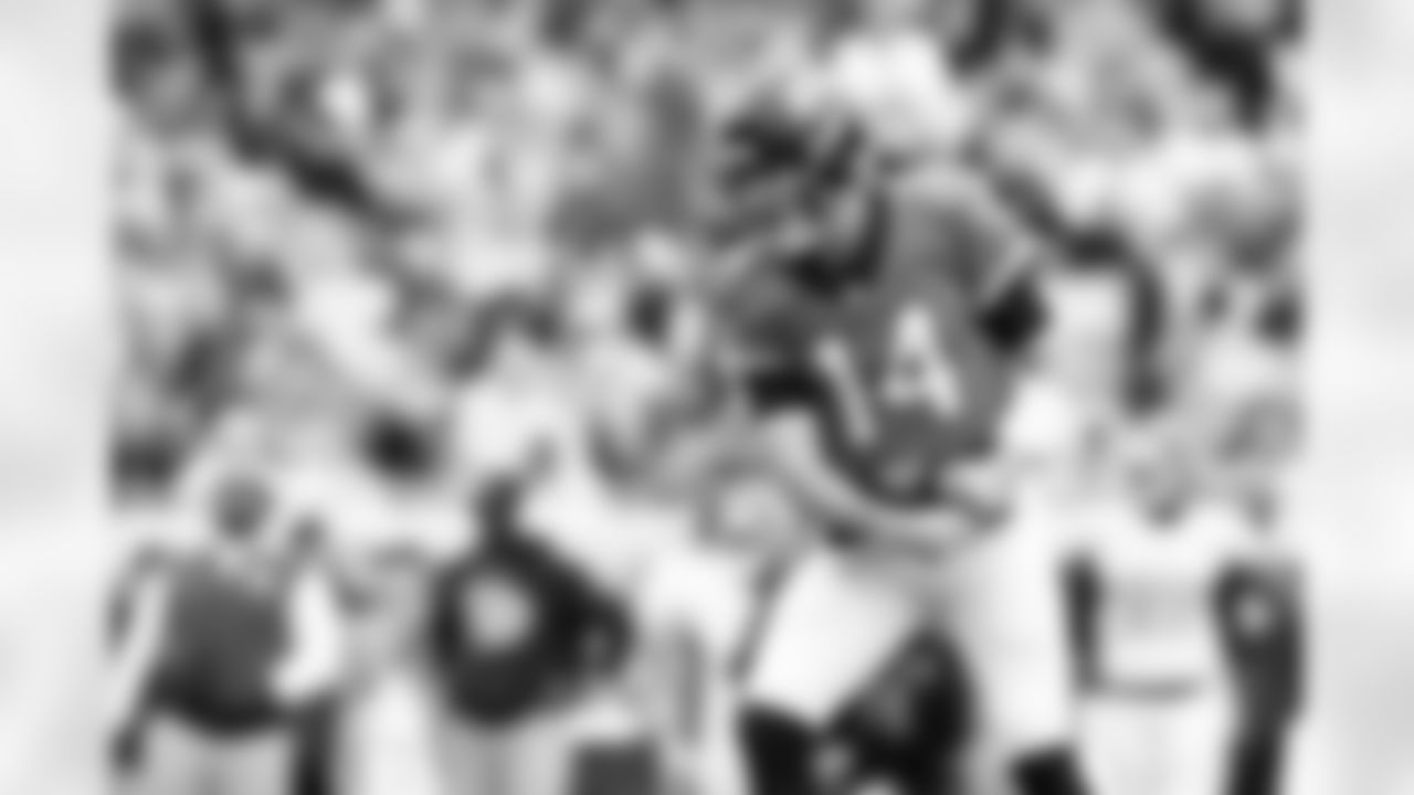 Jacksonville Jaguars vs Tennessee Titans

QB Nick Mullens (14)