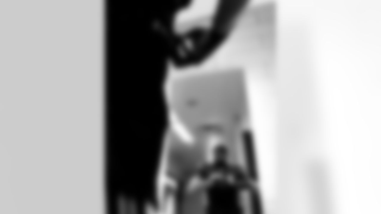 Jacksonville Jaguars vs Houston Texans

WR/DB Travis Hunter (12)