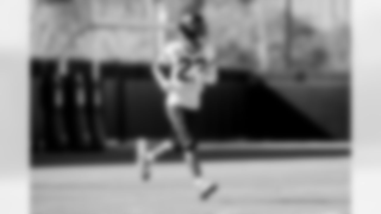 Jacksonville, Fla. — Jaguars cornerback Jarrian Jones (22) during practice at the Miller Electric Center on January 1, 2026.