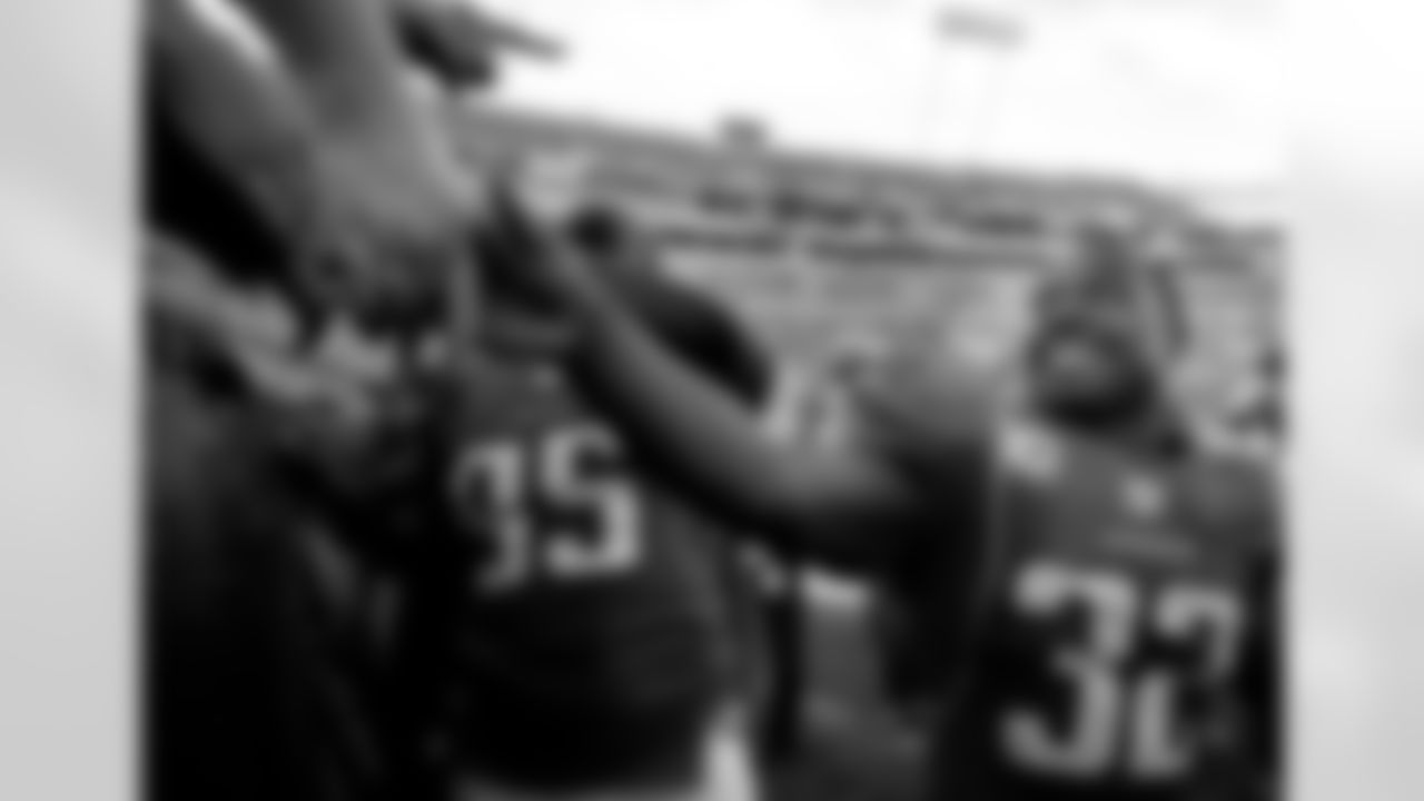 Jacksonville Jaguars running back Maurice Jones-Drew (32) celebrates with fans at the end of an NFL football game against the Indianapolis Colts, Sunday, Jan. 1, 2012, in Jacksonville, Fla. Jacksonville defeated the Colts 19-13. (AP Photo/Stephen Morton)