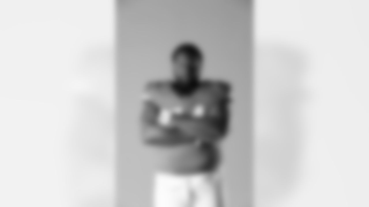 OL Cam Robinson