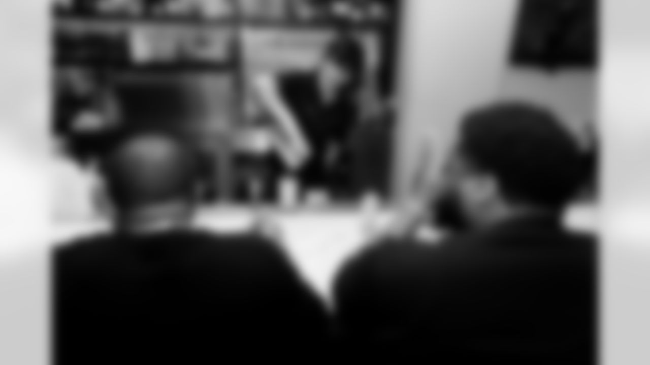 Jacksonville Beach, Fla. — Legends Weekend Friday Dinner at Sandbar Jax Bch on December 5, 2025.