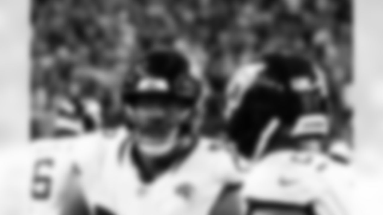 Jacksonville Jaguars vs Las Vegas Raiders

DT DaVon Hamilton (52)