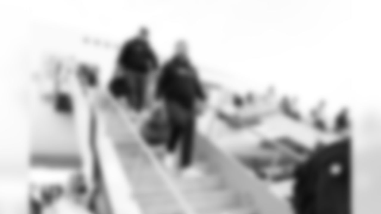 OL Cole Van Lanen and OL Wyatt Milum