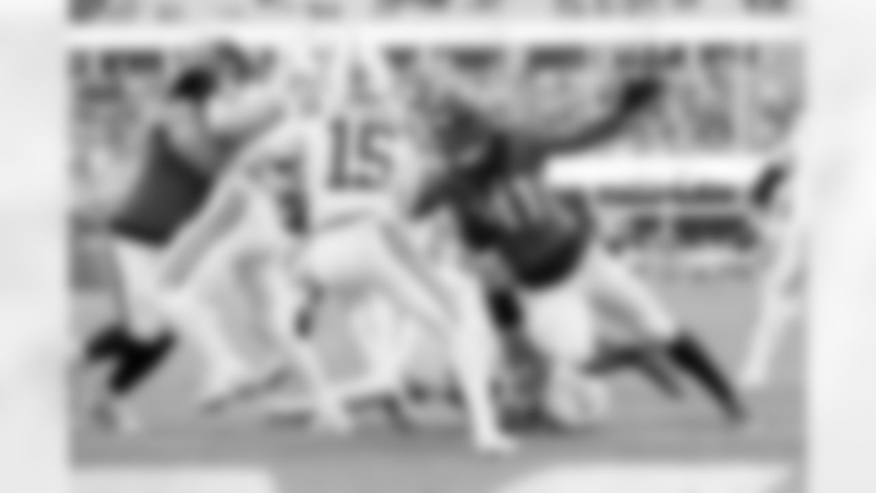 Jacksonville Jaguars vs Indianapolis Colts

DE Josh Hines-Allen (41)