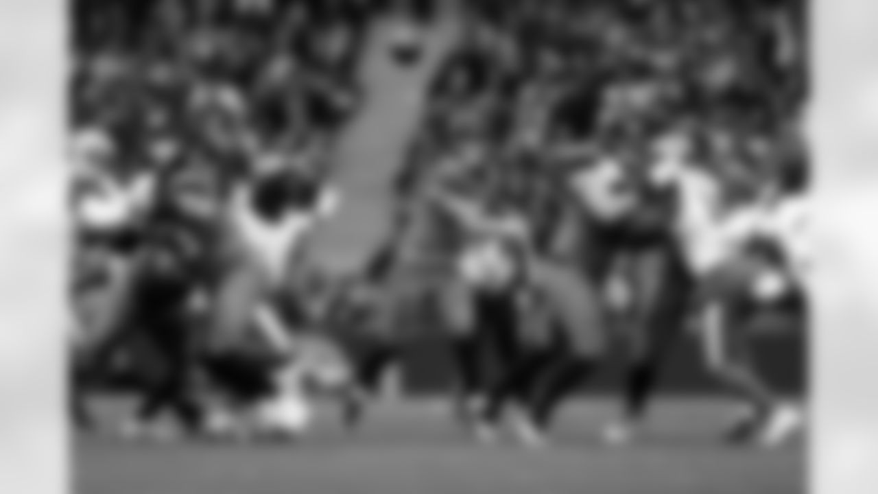 Jacksonville Jaguars vs. Los Angeles Rams
QB Trevor Lawrence (16)