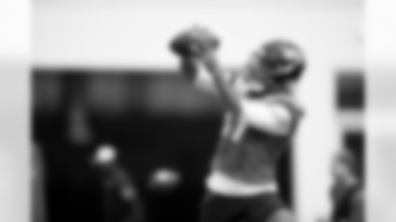 Jacksonville, Fla. — Jaguars wide receiver Tim Patrick (17) during practice at the Miller Electric Center on October 9, 2025.