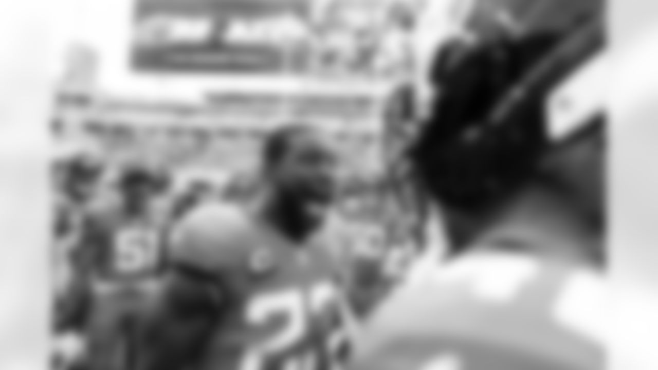 Jacksonville Jaguars vs Buffalo Bills
LB Foyesade Oluokun (23)