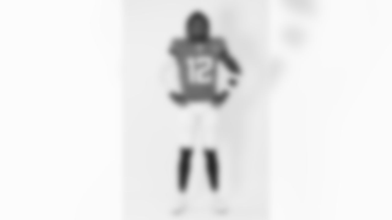 Jacksonville Jaguars defensive back and wide receiver Travis Hunter (12) poses for a portrait during the NFLPA Rookie Premiere on Saturday, May 17, 2025 in Thousand Oaks, Calif. (Ben Liebenberg/NFL)