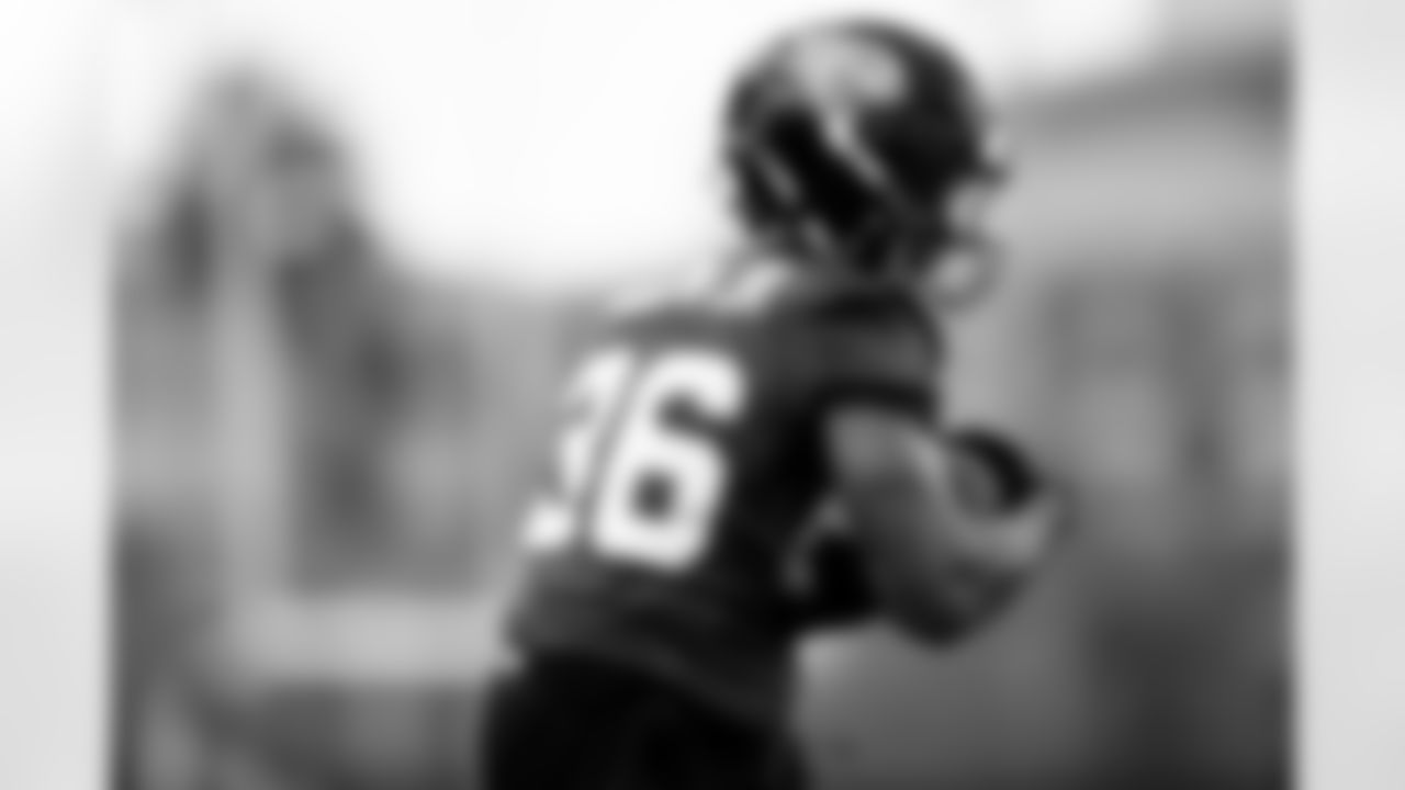 Jacksonville, Fla. — Jaguars running back LeQuint Allen Jr. (36) during rookie minicamp at the Miller Electric Center on May 9, 2025.