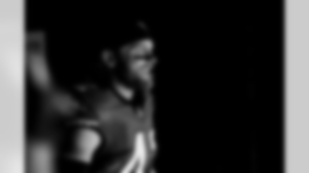 Jacksonville Jaguars vs Houston Texans

S Andrew Wingard (42)