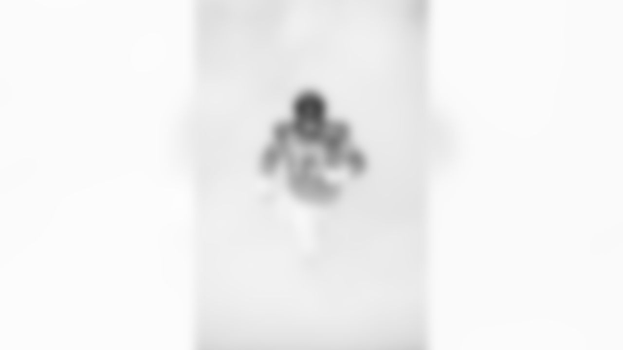 Jacksonville Jaguars vs Indianapolis Colts

OL Robert Hainsey (73)