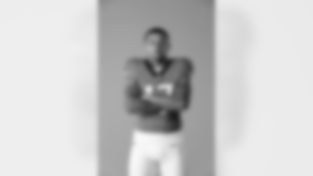 OLB Travon Walker