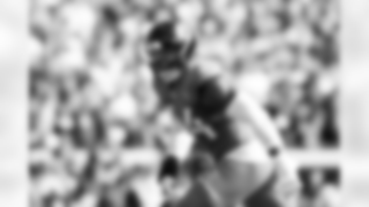 Jacksonville Jaguars vs Buffalo Bills
DE Travon Walker (44)