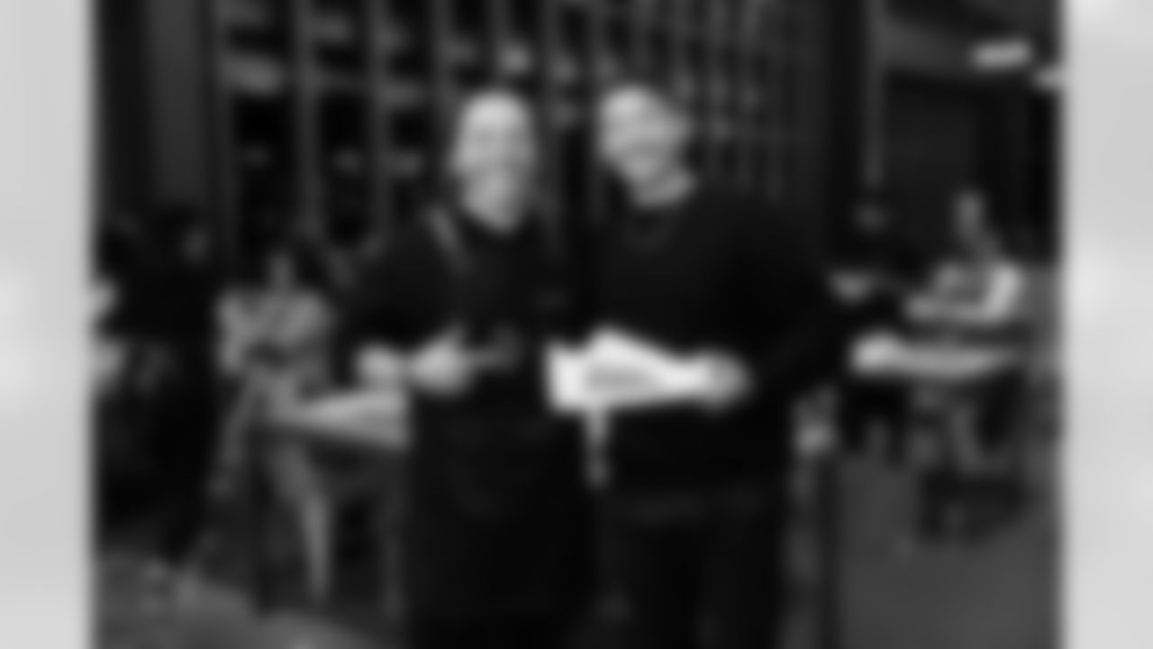 2023_0104_KickingItWithSoles_120