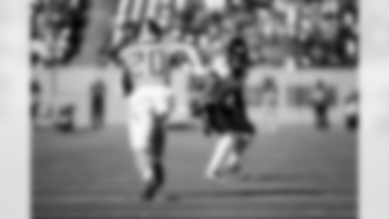 Jacksonville Jaguars vs Tennessee Titans

CB Greg Newsome II (6)