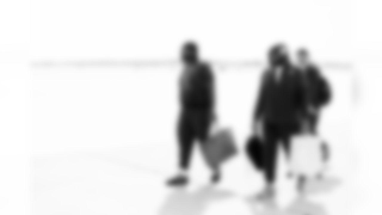 OL Anton Harrison and OL Chuma Edoga