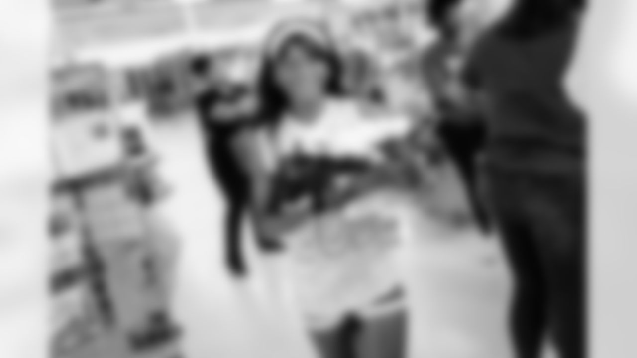 Jacksonville, Fla. — Jaguars Elite Girls Flag athletes during a shopping spree sponsored by Academy Sports & Outdoors on August 6, 2025.