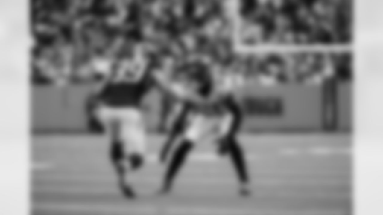 Jacksonville Jaguars vs. Tennessee Titans
S Antonio Johnson (26)