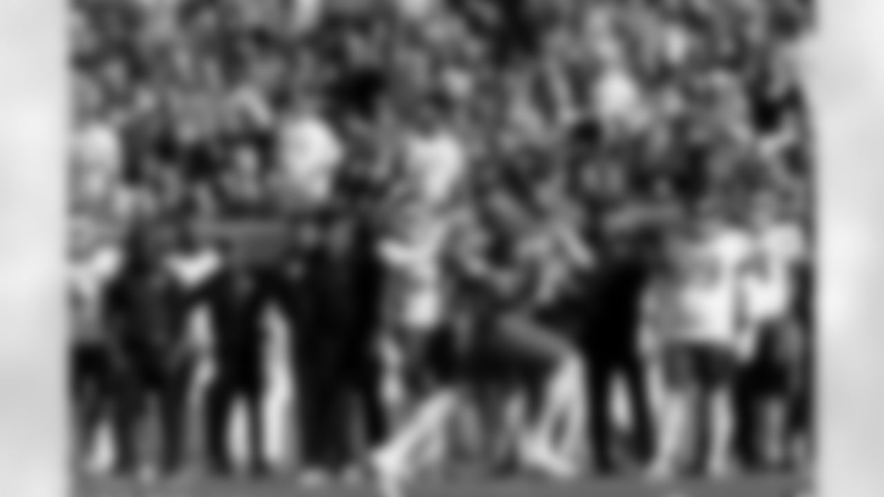 Jacksonville Jaguars vs New York Jets
QB Trevor Lawrence (16)