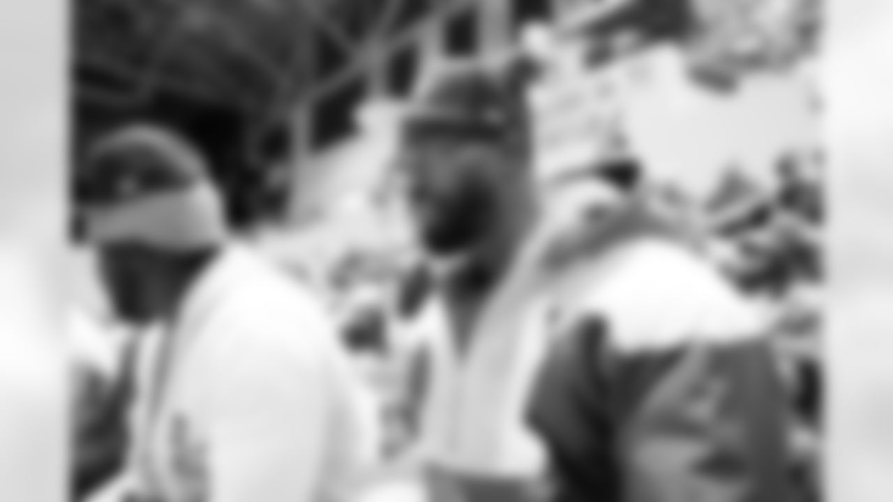 OLB K'Lavon Chaisson