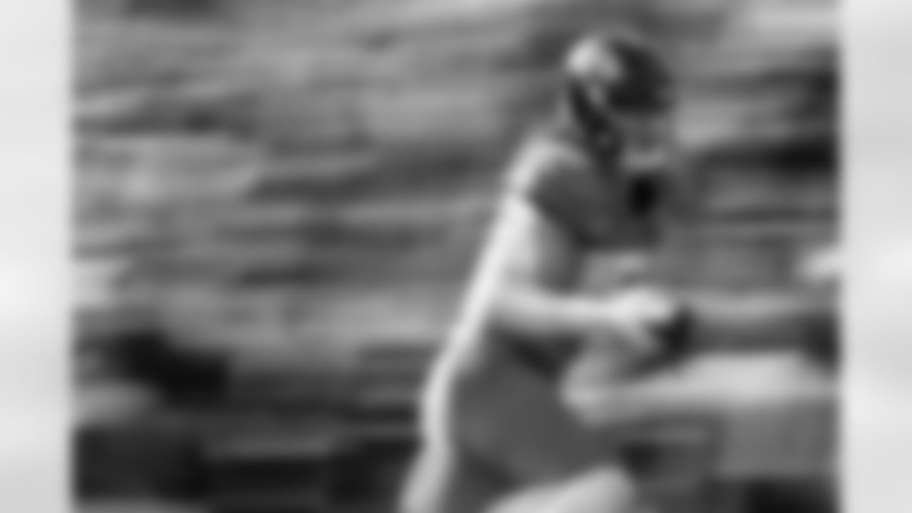 Jacksonville Jaguars vs Buffalo Bills
QB Trevor Lawrence (16)