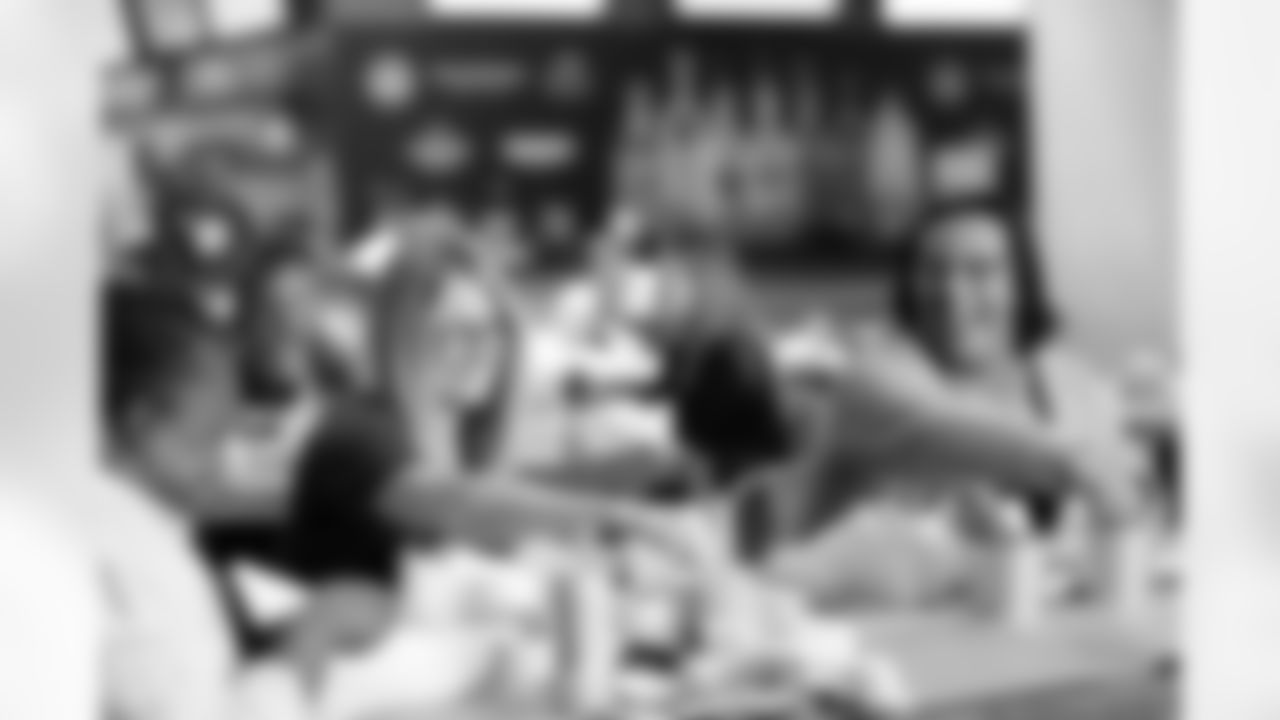 2023_0104_KickingItWithSoles_61