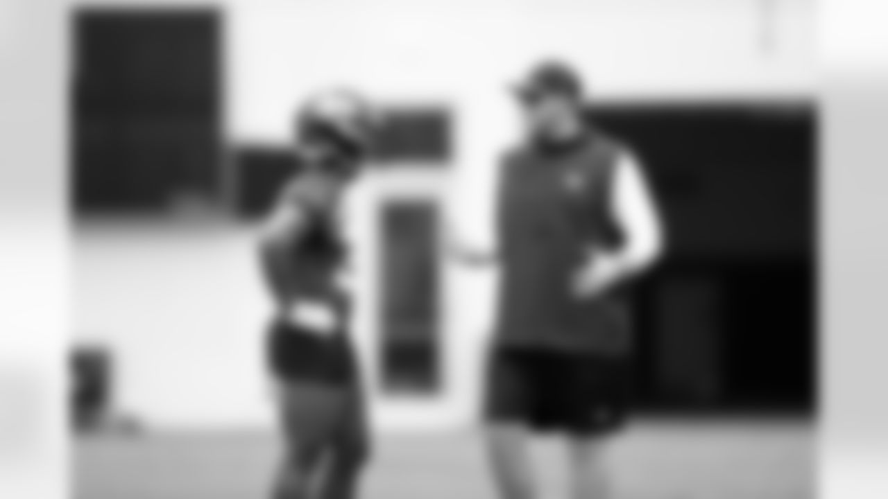 Jacksonville, Fla. — Jaguars running back Bhayshul Tuten (33) and head coach Liam Coen during rookie minicamp at the Miller Electric Center on May 10, 2025.