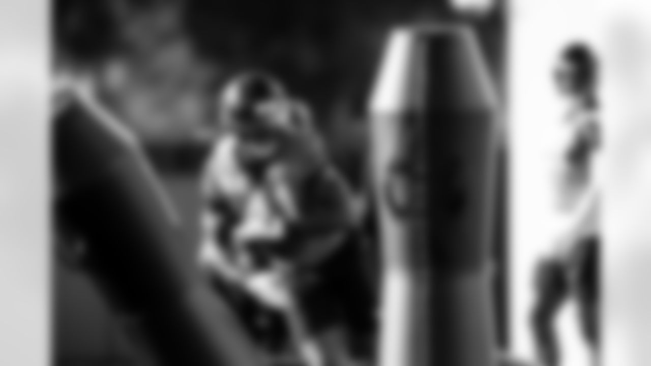 Jacksonville, Fla. — Jaguars defensive end Josh Hines-Allen (41) during practice at the Miller Electric Center on December 25, 2025.